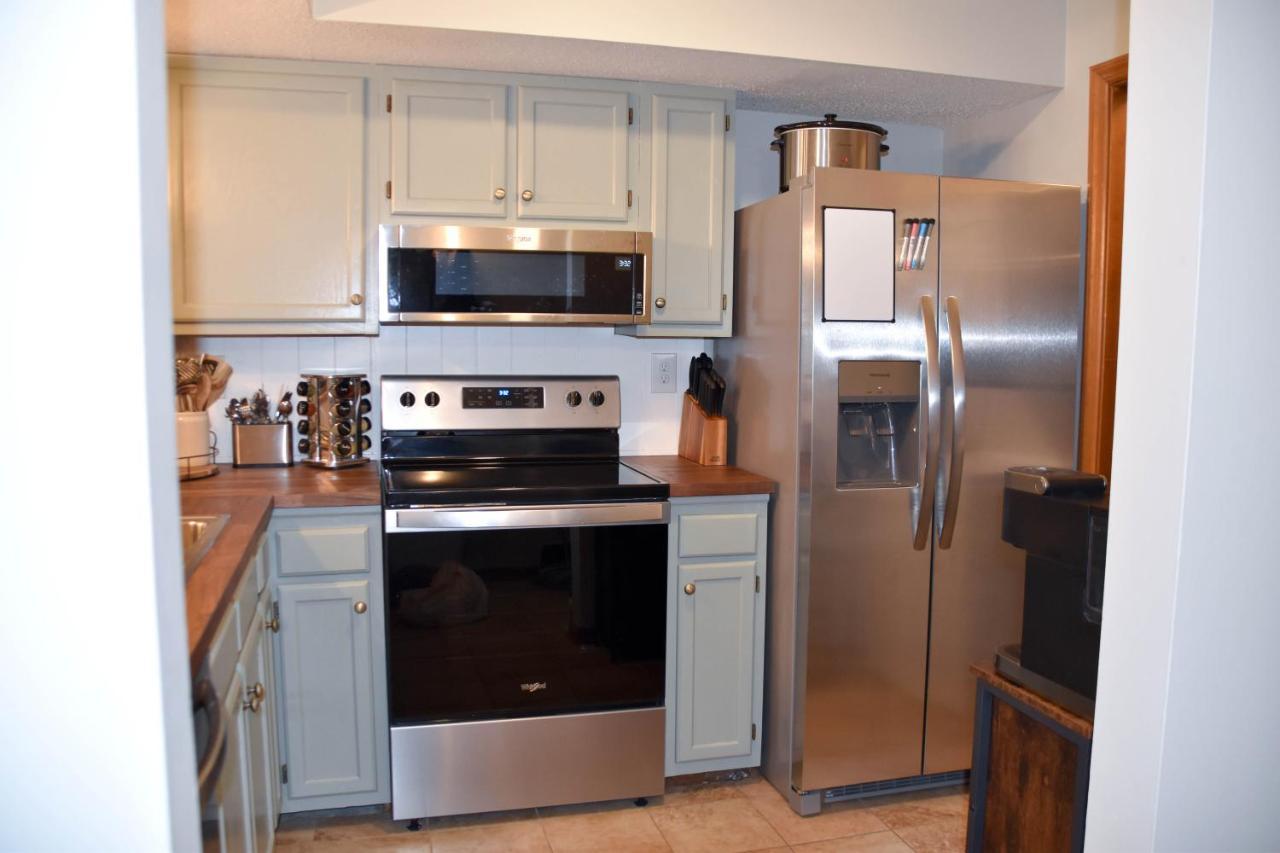 Ferienwohnung Cozy Mountain Getaway! Mountain Views! 2 Bed, 2 Bath, Sleeps 6 Gatlinburg Exterior foto