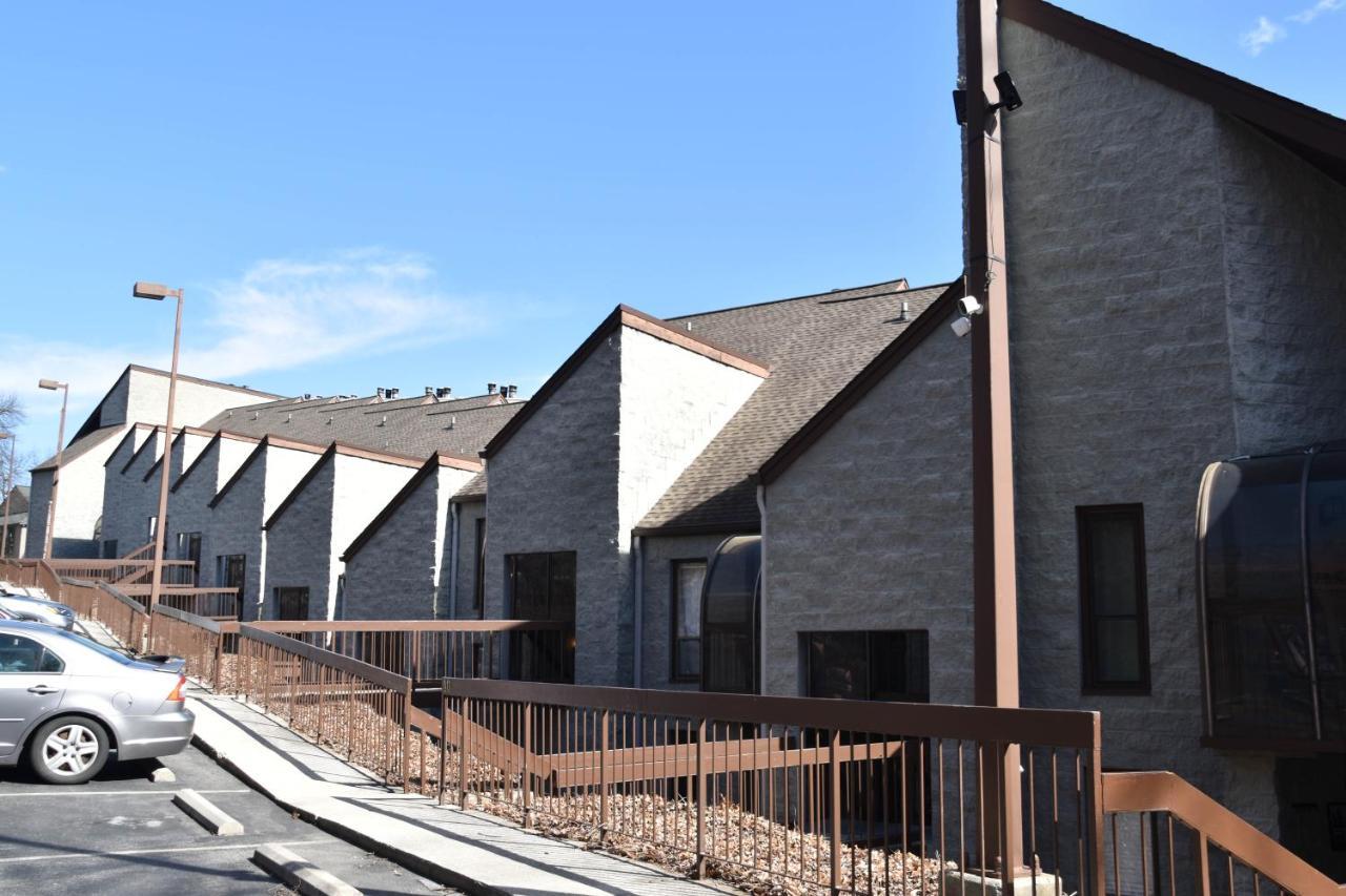Ferienwohnung Cozy Mountain Getaway! Mountain Views! 2 Bed, 2 Bath, Sleeps 6 Gatlinburg Exterior foto